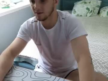 golden_boyyy21 webcam model stream image