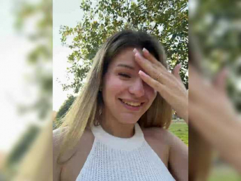 AlexaX7 webcam model stream image