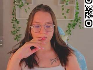 noora-moore webcam model stream image