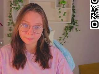 noora-moore webcam model stream image