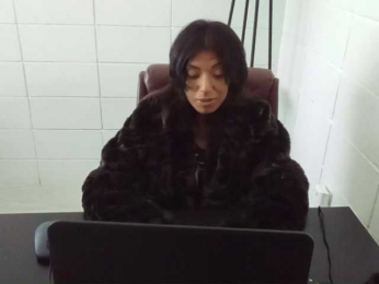 ZaraLuv webcam model stream image
