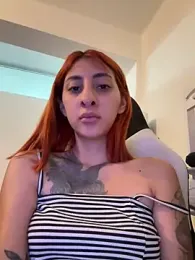 PurpleLinn webcam model stream image