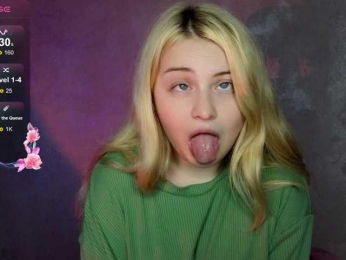 BlondeBond webcam model stream image