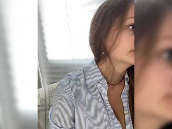 KiraMaxi webcam model stream image
