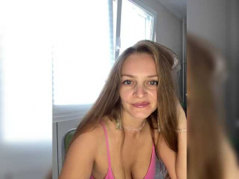 KiraMaxi webcam bongacams model stream image