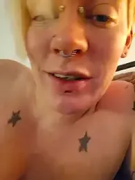 PinkTheHawk webcam model stream image