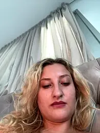 MileySummer webcam model stream image