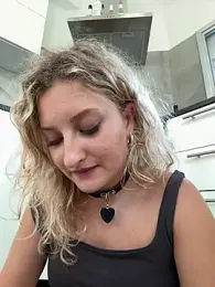 MileySummer webcam model stream image