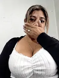 Laura-Hernandez webcam model stream image