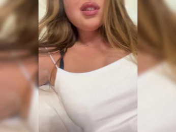 LULU_ webcam model stream image