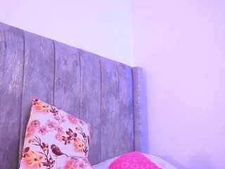 lara-giraldo webcam model stream image