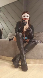 Lizzalanne webcam model stream image