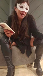 Lizzalanne webcam model stream image