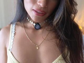 Alejandhra webcam model stream image