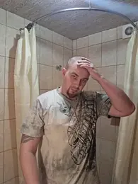 Foxyshaved webcam model stream image