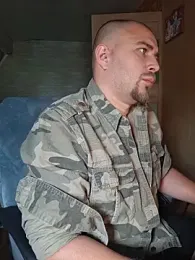 Foxyshaved webcam stripchat model stream image
