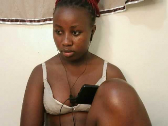 Cuteeann webcam bongacams model stream image