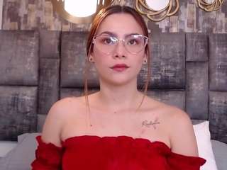 saraaalvarexz webcam camsoda model stream image