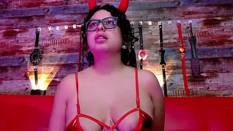 slave_Rubi webcam model stream image
