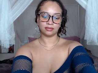 sashaishere webcam model stream image