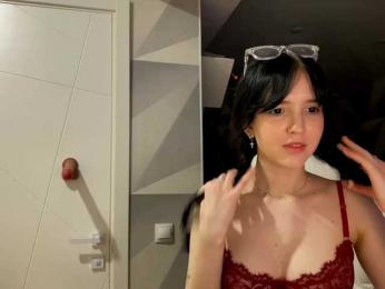 HeyNanno webcam model stream image