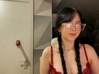 HeyNanno webcam model stream image