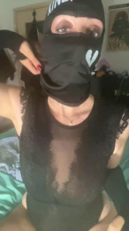 M4ryel webcam model stream image