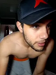 PrettyBoyyy11 webcam model stream image