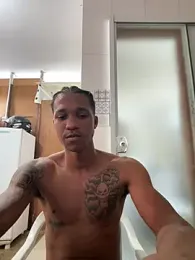 Muzao webcam model stream image