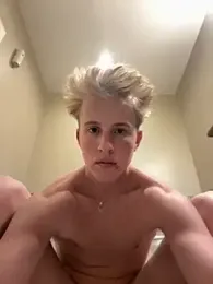 compundedt webcam model stream image