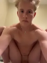 compundedt webcam model stream image