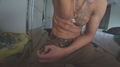 Uriel_23 webcam model stream image