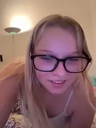 xoxokayy18 webcam stripchat model stream image