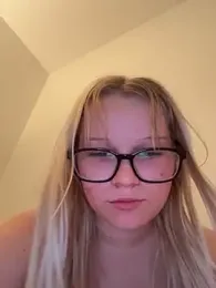 xoxokayy18 webcam model stream image