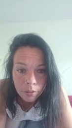 labrunettee webcam model stream image