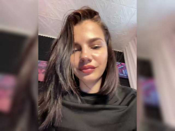StrawberryGirl webcam bongacams model stream image