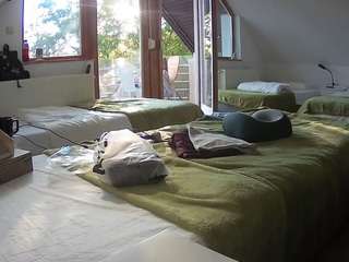 voyeurcam-julmodels-bed-2 webcam model stream image