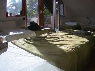 voyeurcam-julmodels-bed-2 webcam model stream image