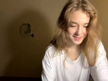 gwendolynharkey webcam chaturbate model stream image