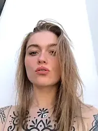 Goldi159 webcam model stream image