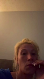 Emwarr1998 webcam model stream image