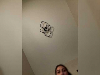 -Kami- webcam model stream image