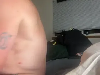 LoveGooroo87 webcam model stream image