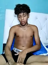 Manu_poli webcam model stream image