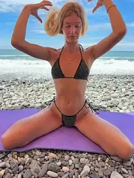 Lady_Liaa webcam model stream image