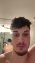 Hank_04 webcam model stream image