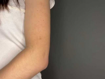 LeontineCuffie webcam model stream image