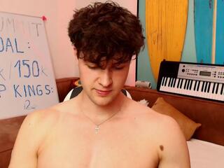 Nikk Carville webcam model stream image