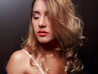 LunaHarts webcam livejasmin model stream image