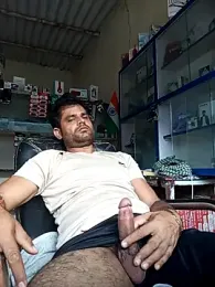 Priynkarani webcam model stream image